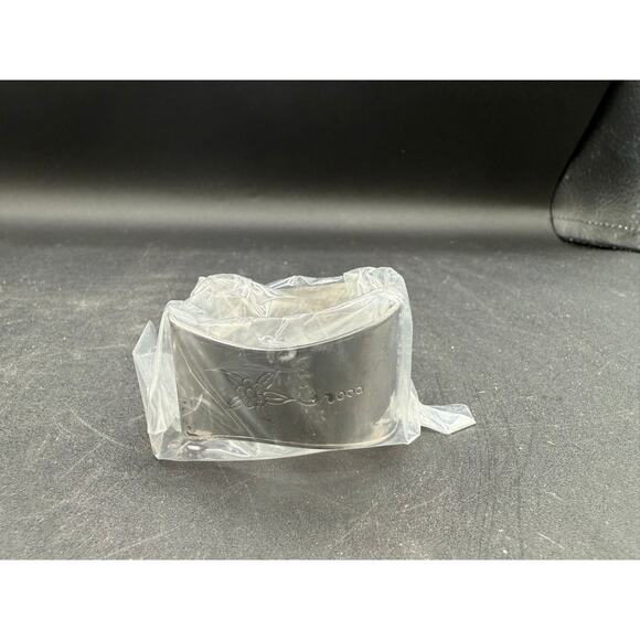 Vintage Royal Rose Napkin Ring Set of 8 – New in Box - Picture 6 of 7